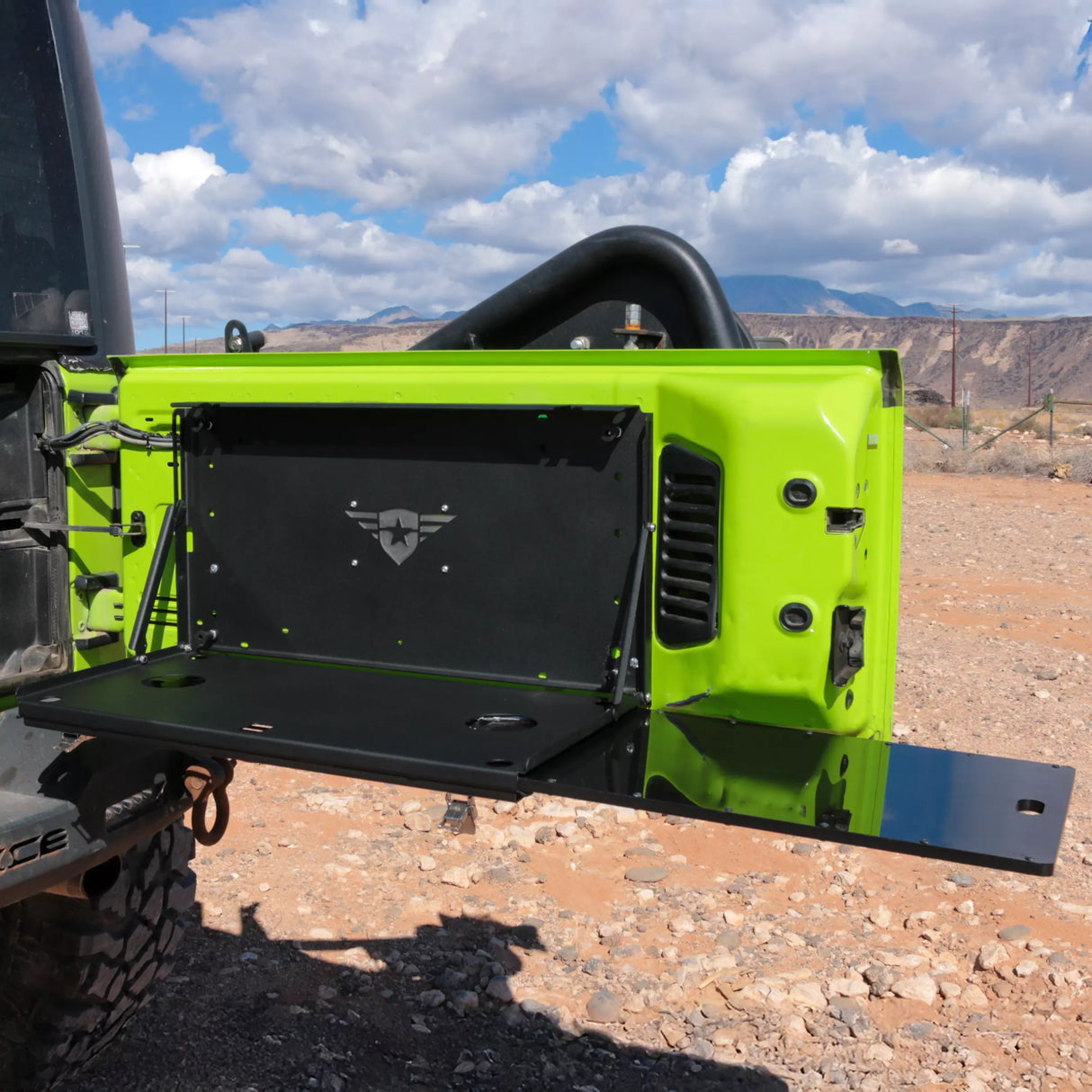Jeep JK/JL Tailgate Table with Food Grade Cutting Board